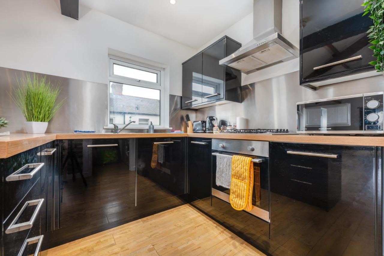 Stayright- 2 Bedroom House, Centrally Located & Close Walk To City Centre Cardiff Dış mekan fotoğraf